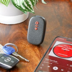 Steepletone Clip-on Mini Bluetooth Speaker